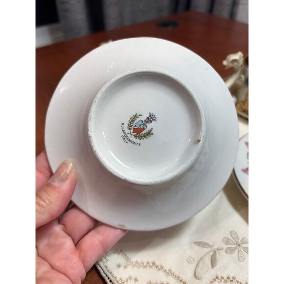 Vintage Italian Capodimonte Dragon Cherub Tea cup and saucers (Set of 2) - Picture 6 of 12